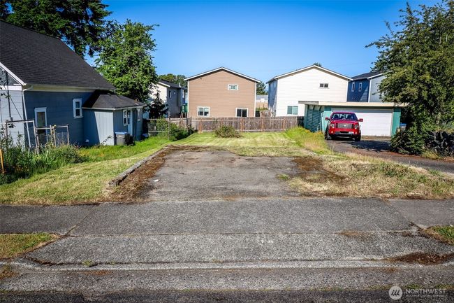 Driveway opening already present! | Image 11