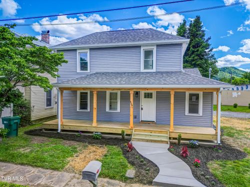 408 Levelin St, Erwin, TN, 37650-1613 | Card Image