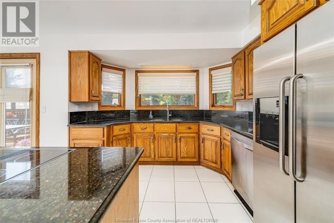 327 Majestic Dr, House other with 4 bedrooms, 4 bathrooms and null parking in Tecumseh ON | Image 9