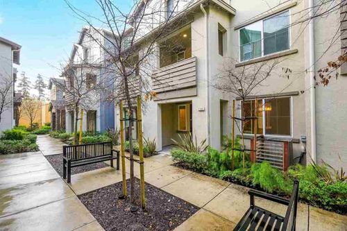 1725 Pedrozzi Cmn, Livermore, CA, 94551-6824 | Card Image