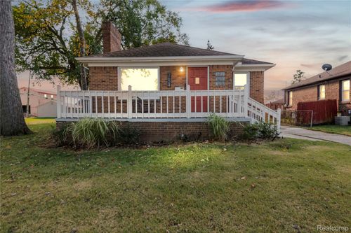 7624 Yacht Ave, Warren, MI, 48091-6305 | Card Image