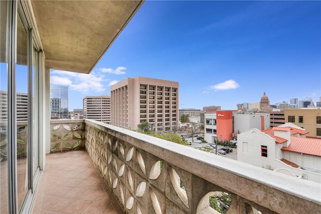 Wrap-around balcony | Image 18