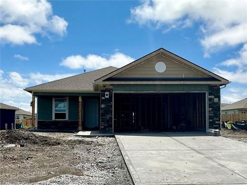 597 W Fountain St, Gardner, KS, 66030-5560 | Card Image