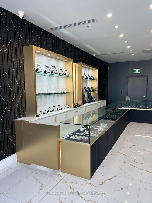 35-11615 Mcvean Dr, Brampton, ON, L6P4N5 | Card Image