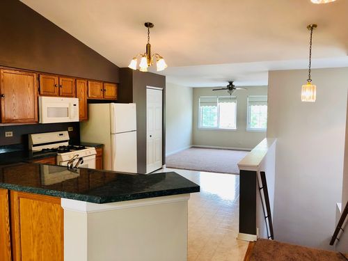 8225-8225 Ripple Ridge Cv, Darien, IL, 60561 | Card Image