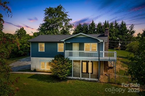 1360 Jupiter Rd, Weaverville, NC, 28787-8532 | Card Image