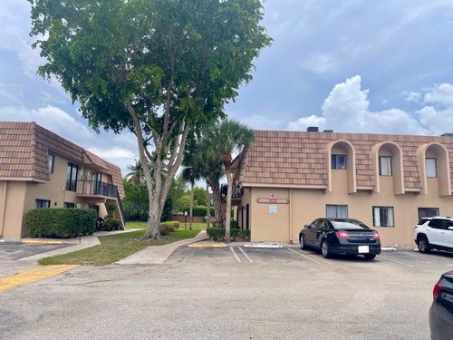 10898-10898 Royal Palm Blvd, Coral Springs, FL, 33065-6817 | Card Image