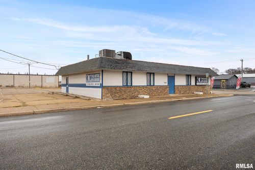 111 N 4th St, Pekin, IL, 61554-3248 | Card Image