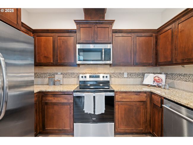 16085 Se Kingbird Dr, House attached with 3 bedrooms, 3 bathrooms and 1 parking in Clackamas OR | Image 7
