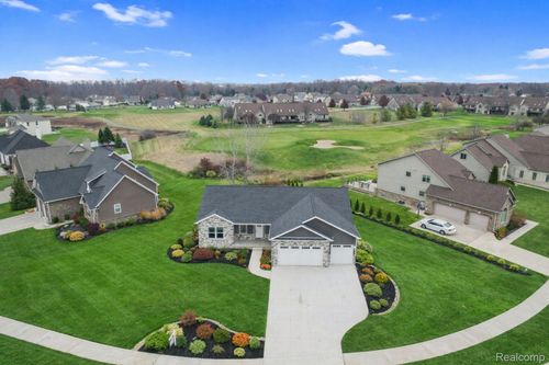 9161 Copper Ridge Dr, Davison, MI, 48423-8653 | Card Image
