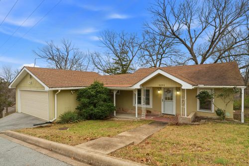 3292 Maple St, Hollister, MO, 65672-6204 | Card Image