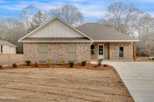 105 Jasmine Cove Dr, Brandon, MS, 39042-1101 | Card Image