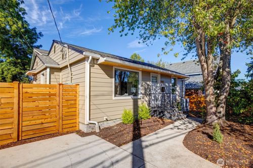 4512 S Dawson St, Seattle, WA, 98118-2349 | Card Image