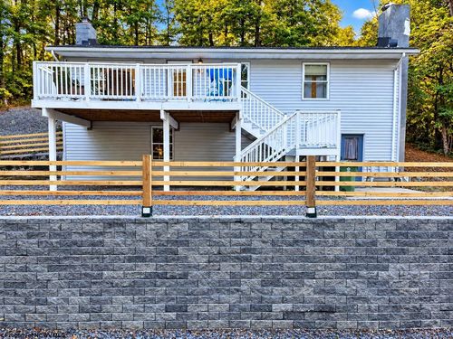 2052 Purinton St, Morgantown, WV, 26505-6330 | Card Image