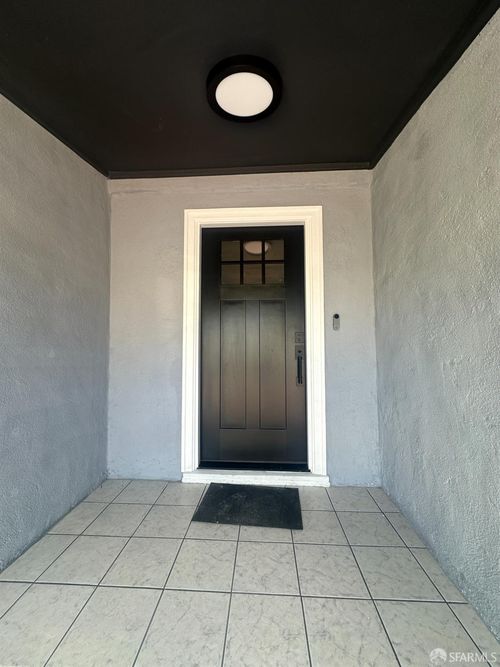 370 Clara St, Oakland, CA, 94603-1156 | Card Image