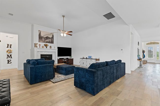 7020 Valley View Dr, House other with 3 bedrooms, 3 bathrooms and null parking in Joshua TX | Image 19