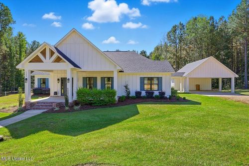 123 L And B Way, Mendenhall, MS, 39114-1802 | Card Image