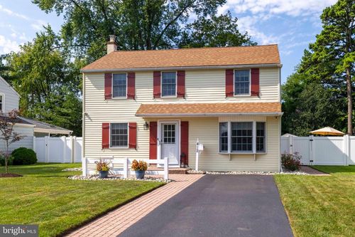 412 Corinthian Ave, HATBORO, PA, 19040-2328 | Card Image