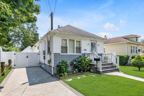 596 Lincoln Ave, W Hempstead, NY, 11552-3306 | Card Image