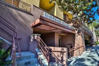 401 - S San Fernando Boulevard, Condo with 2 bedrooms, 1 bathrooms and 2 parking in Burbank CA | Image 2