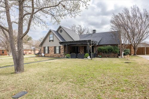 1301 N Saint Charles Ave, Pilot Point, TX, 76258-2701 | Card Image