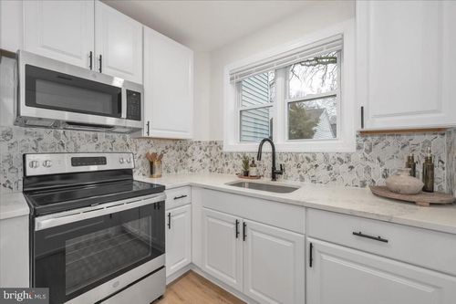 206 Dill Ave, FREDERICK, MD, 21701-4906 | Card Image
