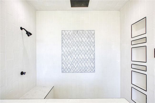 Walk in shower with programable shower heads | Image 41