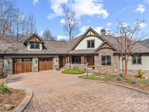 276 Stone Valley Way, Hendersonville, NC, 28792-7470 | Card Image
