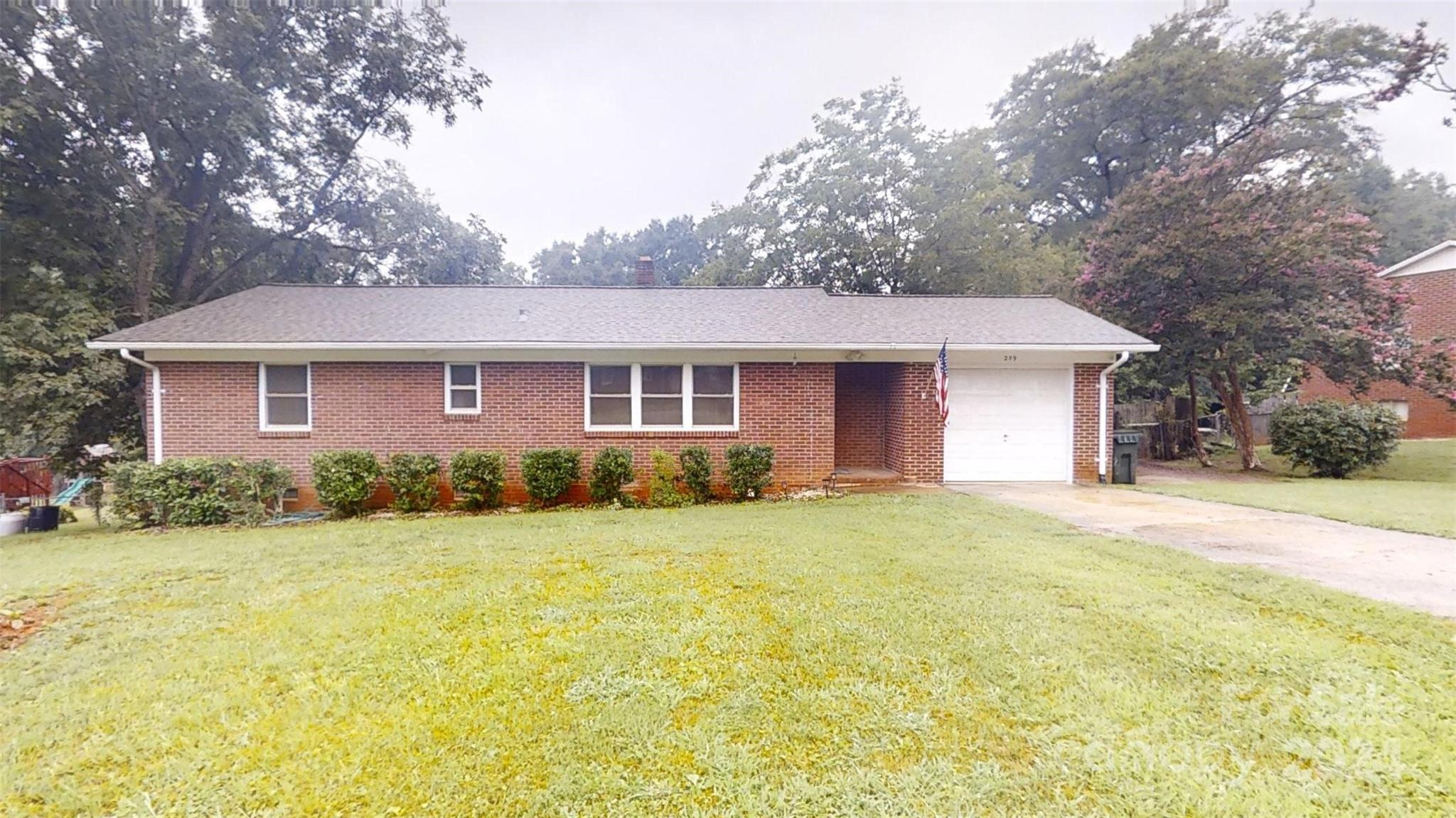 Dogwood Ln, Dallas, NC 28034