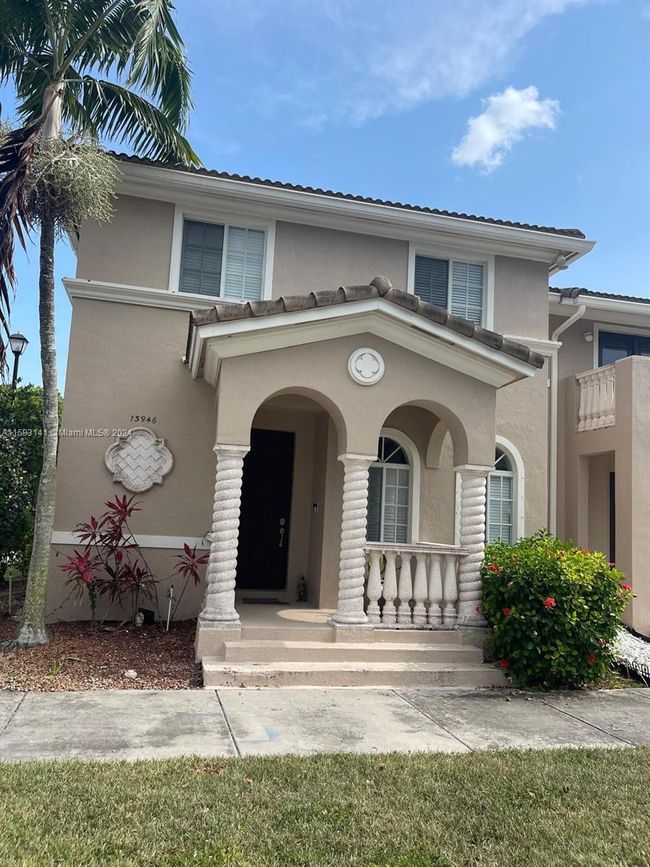 0 - 13946 Sw 276th St, Townhouse with 3 bedrooms, 2 bathrooms and null parking in Homestead FL | Image 2