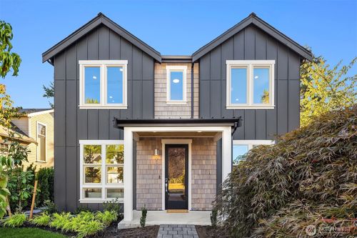 637 18th Ave W, Kirkland, WA, 98033-4819 | Card Image