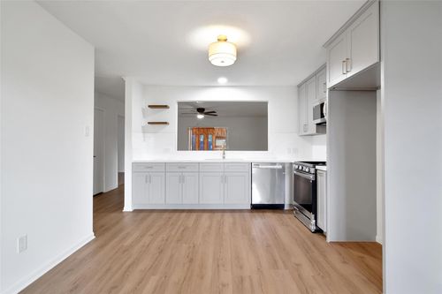 5411 Fairgreen Ln, Houston, TX, 77048-2719 | Card Image