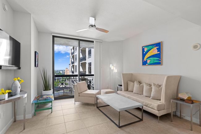 UNIT-1417 - 801 S Olive Ave, Condo with 2 bedrooms, 2 bathrooms and null parking in West Palm Beach FL | Image 4