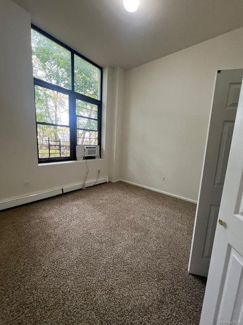 10005 92nd Ave, Richmond Hill, NY, 11418-2909 | Card Image