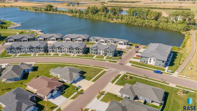 8611 W Shoreline Pl, Townhouse with 3 bedrooms, 3 bathrooms and null parking in Sioux Falls SD | Image 24