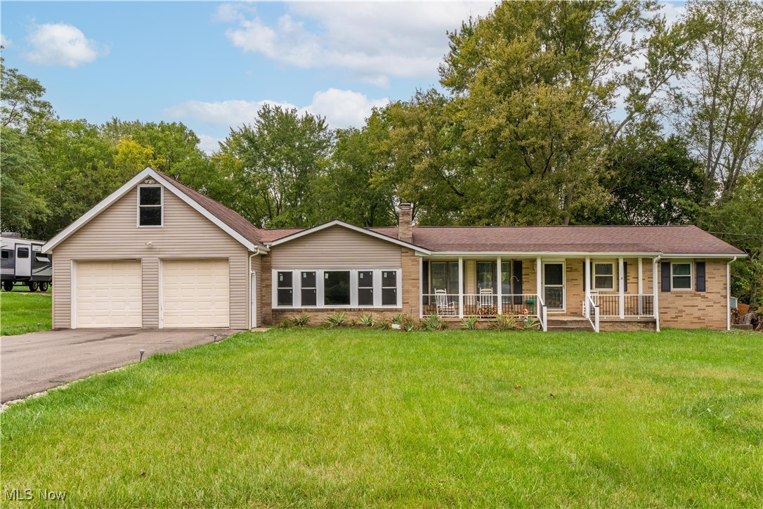 Greenbranch Rd, Uniontown, OH 44685