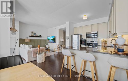 815-24 Woodstream Blvd, Woodbridge, ON, L4L8C4 | Card Image