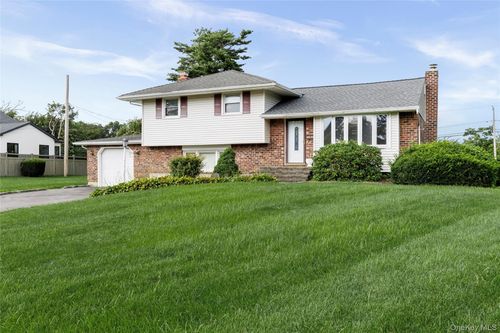 29 Cottonwood Dr, Commack, NY, 11725-2422 | Card Image