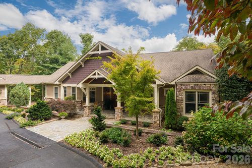 104 Mossridge Ct, Flat Rock, NC, 28731-8001 | Card Image