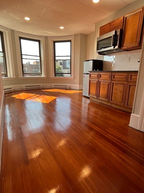 15-868 Beacon St, Boston, MA, 02215-3109 | Card Image