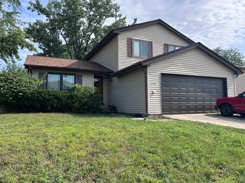 30W060 Hurlingham Dr, Warrenville, IL, 60555-1421 | Card Image