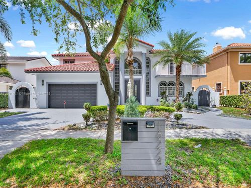 16224 Nw 82nd Pl, Miami Lakes, FL, 33016-6121 | Card Image