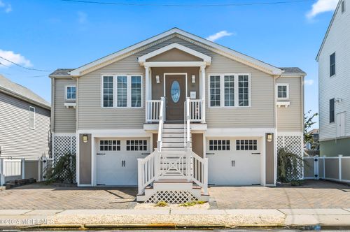 204 Randall Ave, Point Pleasant Beach, NJ, 08742-3127 | Card Image