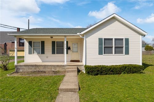 1415 2nd St Ne, Canton, OH, 44704-1733 | Card Image