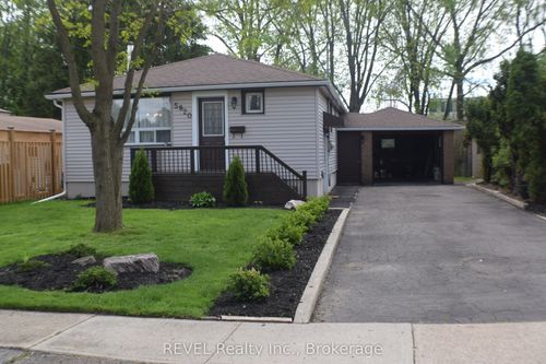 5820 Keith St, Niagara Falls, ON, L2J1J9 | Card Image