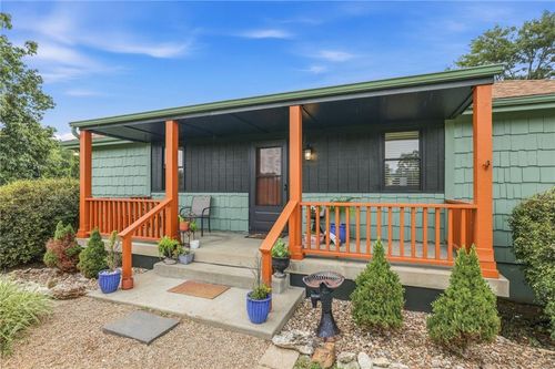 19211 Beattie Rd, Pleasant Hill, MO, 64080-7208 | Card Image