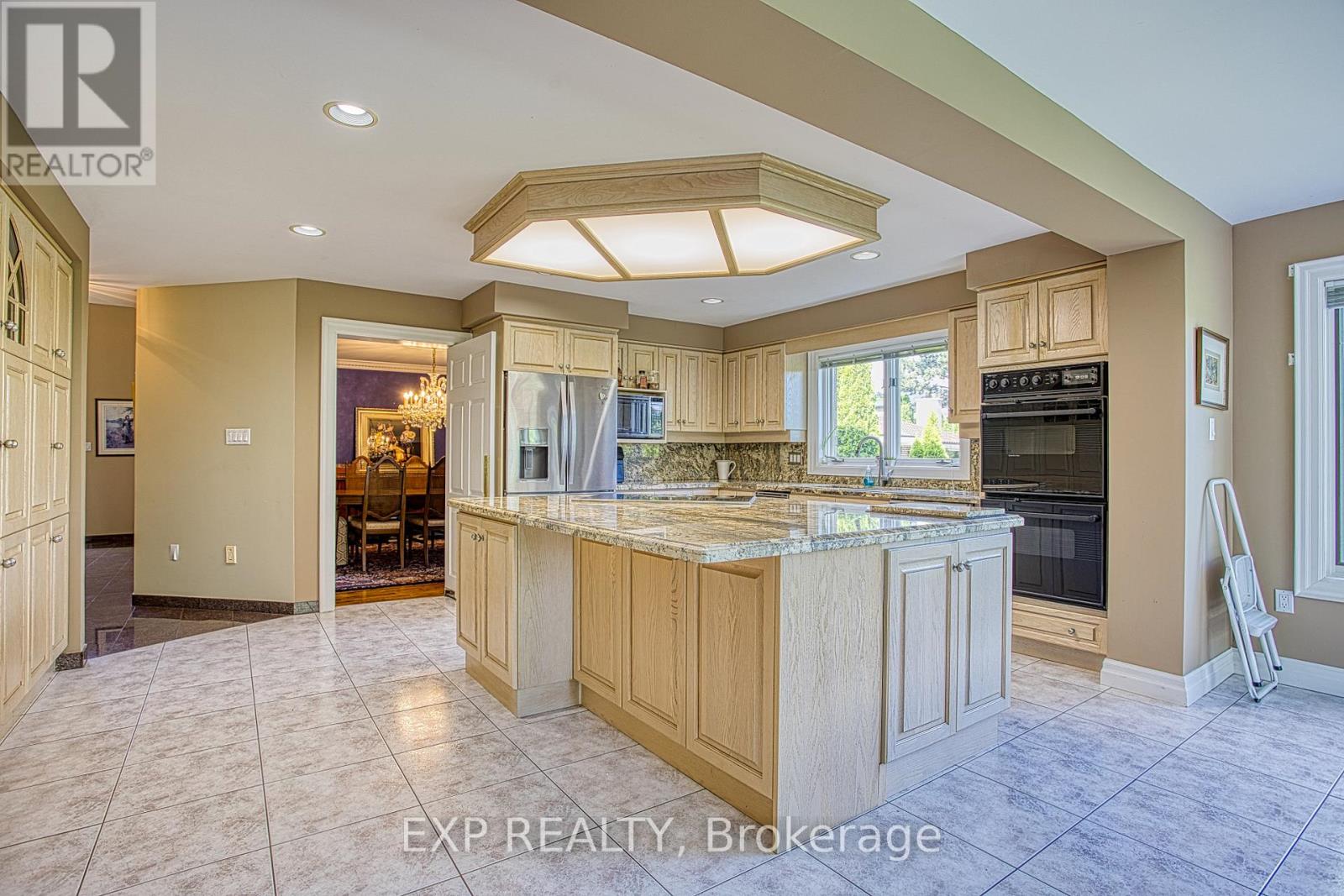 Residential in Hamilton (Stoney Creek) 5