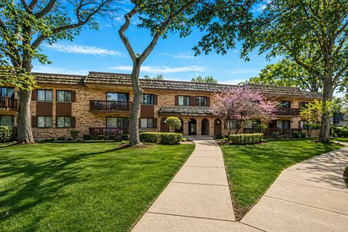 209-7930 Woodglen Ln, Downers Grove, IL, 60516-4563 | Card Image