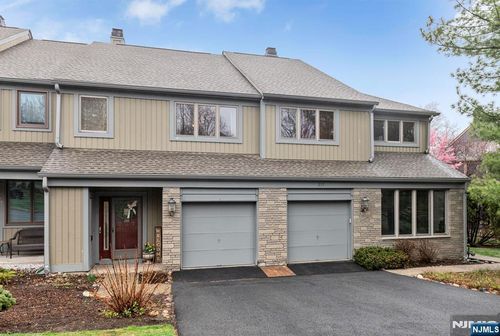 276 Great Smokey Ln, Mahwah, NJ, 07430-3433 | Card Image