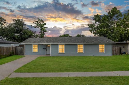 2401 Kingsdale Dr, Deer Park, TX, 77536-5831 | Card Image